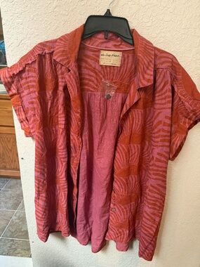 Effortlessly cool short-sleeve button-down shirt from Free People's "We The Free